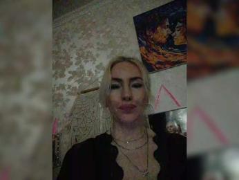 White00Pearl webcam model stream image