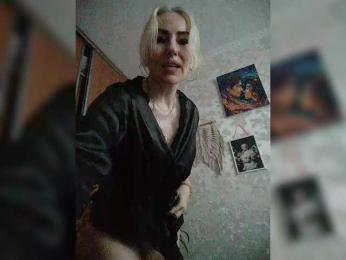 White00Pearl webcam model stream image