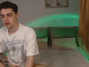 loyliksi webcam model stream image