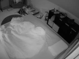 voyeurcam-julmodels-whitebed-2 webcam camsoda model stream image