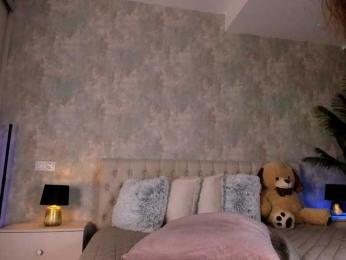 Raisa1gee webcam model stream image