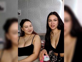 Alica-and-Angelina webcam model stream image