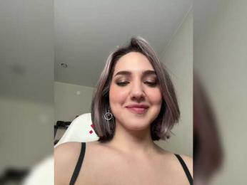 Honey_buns webcam model stream image