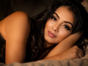 AlessaWaldorf webcam model stream image