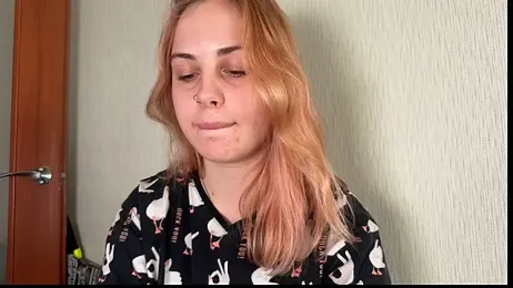 Alismoona webcam model stream image