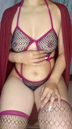 Alyah webcam cam4 model stream image