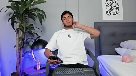 Tylerffoxx webcam model stream image