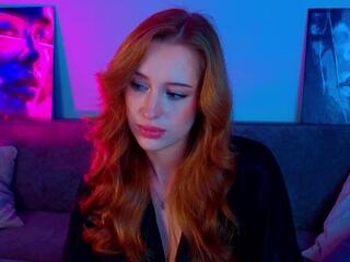 Una Page webcam model stream image