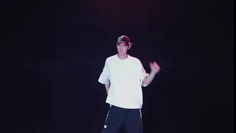 AAA-winner webcam model stream image