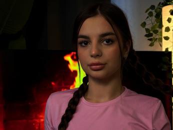 GertudeCova webcam model stream image
