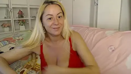 _karolynesyera_ webcam stripchat model stream image