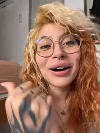 YunoRose_ webcam model stream image