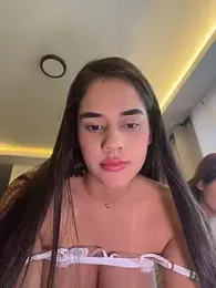 BellaLeclair_ webcam stripchat model stream image