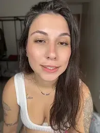 Carolini09 webcam model stream image