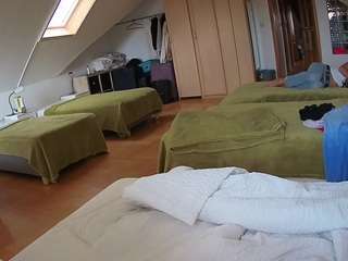 voyeurcam-julmodels-bed-3 webcam model stream image