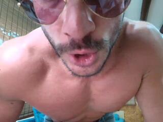 Icarus Secret webcam model stream image