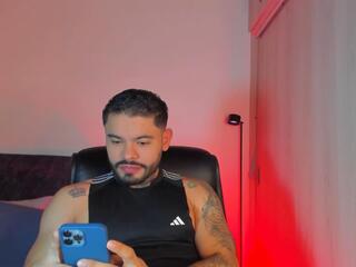 Thiago Ferrari webcam model stream image