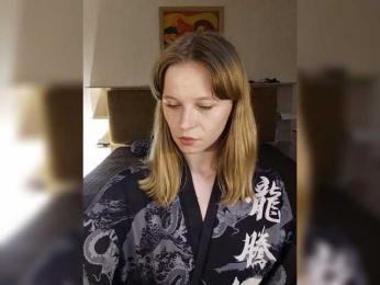 1biscuit1 webcam bongacams model stream image