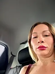 LavenderHot webcam model stream image