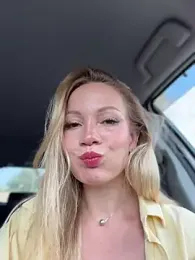 LavenderHot webcam model stream image