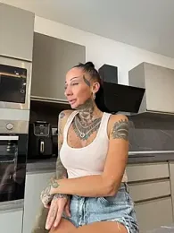 inked_up_jade webcam stripchat model stream image