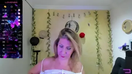 _cristal_ayala webcam stripchat model stream image