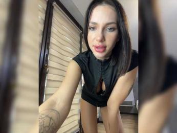 BabyDarii webcam bongacams model stream image
