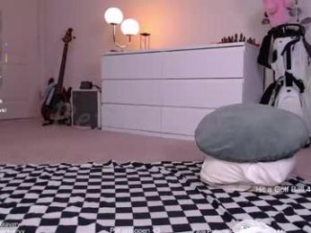 petitebrat webcam model stream image