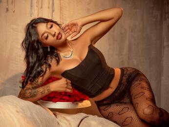 Aleja webcam model stream image