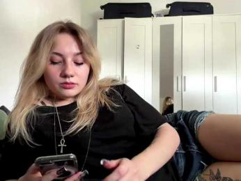 FlippyPippy webcam model stream image