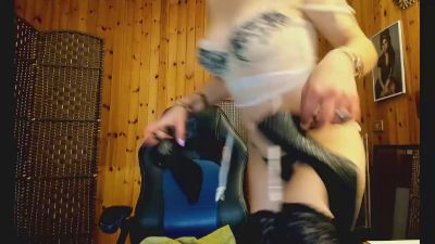 sally_x webcam model stream image