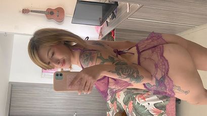 IsabellaDoll webcam preview