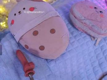 daneshka__ webcam model stream image