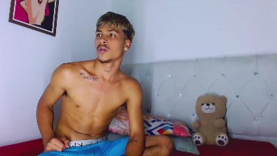 angel_foxc_ webcam model stream image
