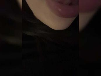 Glossmixdoll webcam model stream image