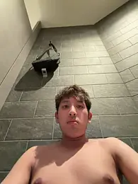 Suguru20 webcam stripchat model stream image