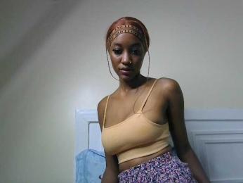 Sexypetiteher webcam model stream image