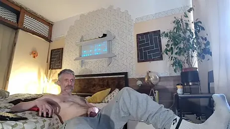 your-new-hoT-uncle webcam model stream image