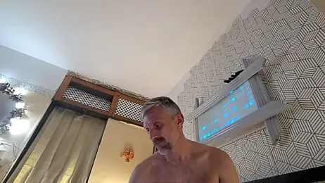 your-new-hoT-uncle webcam model stream image