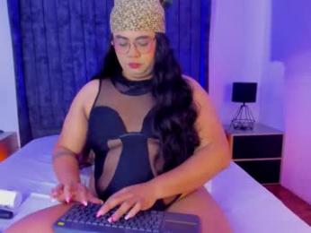 tom_silver_ webcam model stream image