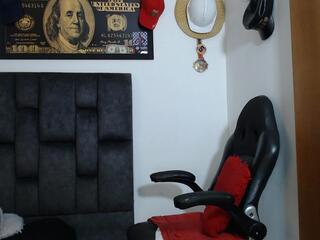 Blade Strong webcam model stream image