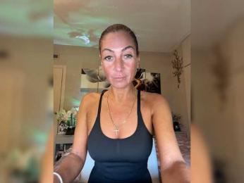 IrinkaGata webcam bongacams model stream image