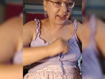 Vika211 webcam model stream image