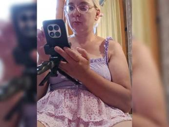 Vika211 webcam model stream image