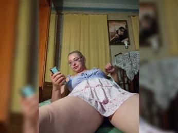 Vika211 webcam model stream image