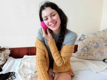 Honeykrisspussy webcam bongacams model stream image