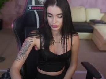 bright_diamonds_054 webcam model stream image