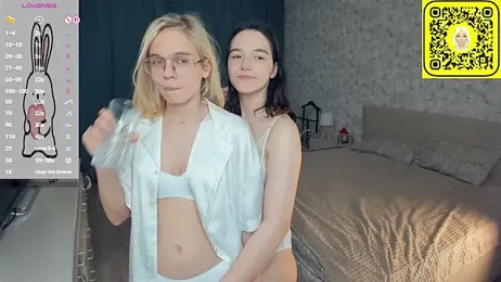 KarinStfleur webcam model stream image