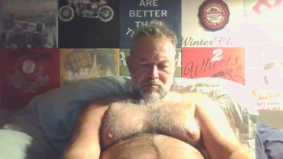 bear70s webcam model stream image
