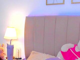 Bella Fontana webcam model stream image